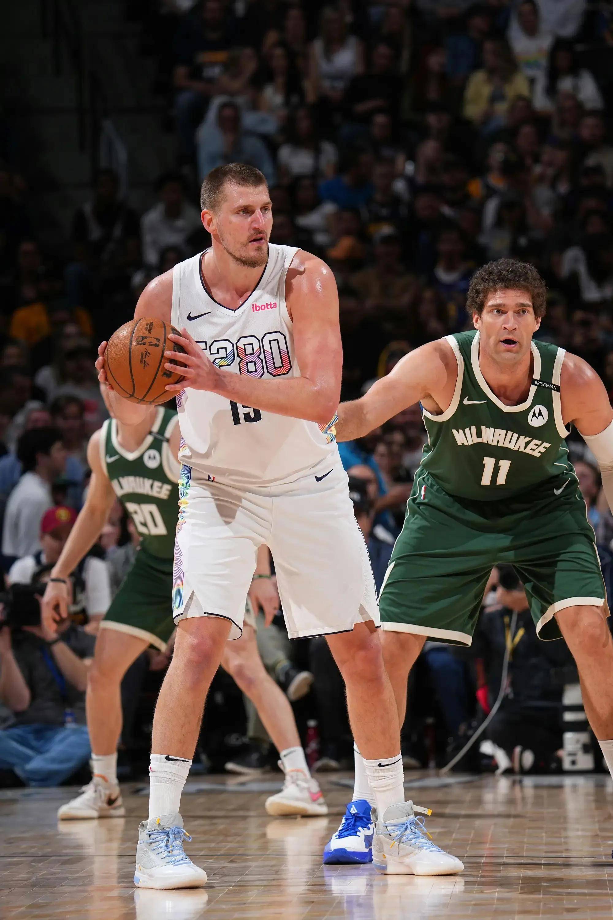 受限自由球 受限自由球