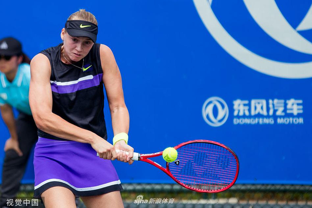 在球场举办 在球场举办